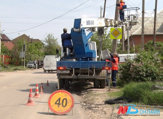 Проблемный перекресток на Ангарском в Волгограде оснастили светофорами